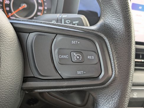 Used 2025 Jeep Wrangler Sport AWD/4WD image 27
