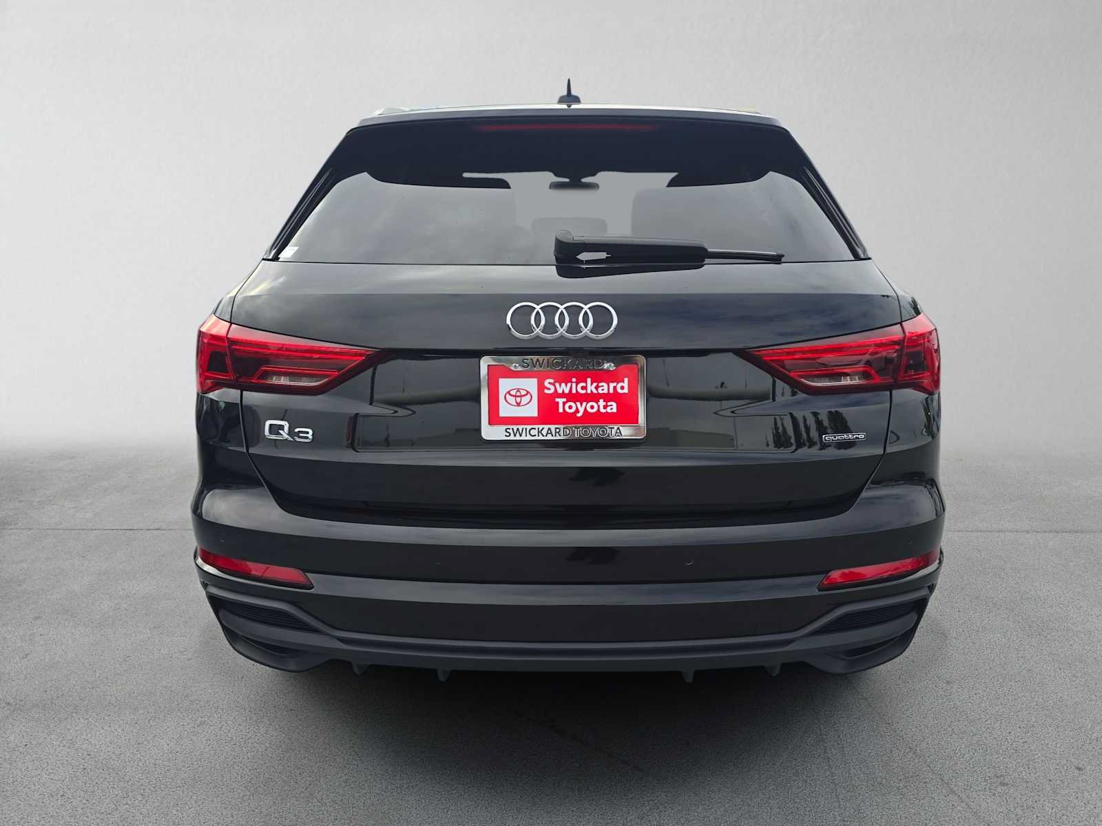 Used 2023 Audi Q3 2.0T Premium Plus w/ Premium Plus Package AWD/4WD image 4