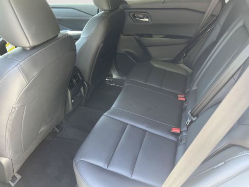 Certified 2025 Nissan Rogue SL w/ SL Premium Package AWD/4WD image 14