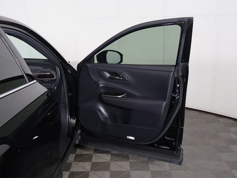 Used 2025 Toyota Crown AWD/4WD image 19