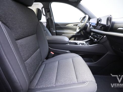 New 2026 Chevrolet Traverse LT image 11