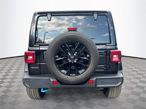 Used 2023 Jeep Wrangler Unlimited Sahara w/ Cold Weather Group image 7