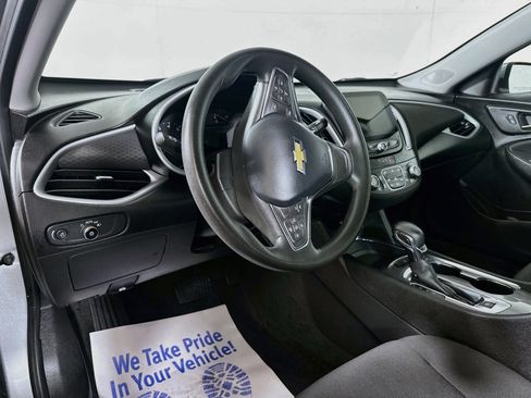 Used 2023 Chevrolet Malibu LT FWD image 9