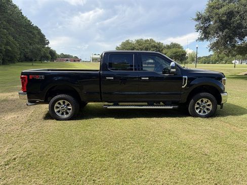 Used 2019 Ford F250 XLT w/ XLT Premium Package AWD/4WD image 6