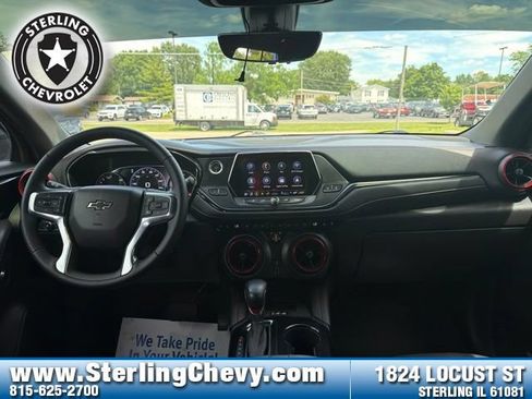 Used 2022 Chevrolet Blazer RS w/ Enhanced Convenience Package FWD image 9