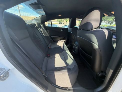 Used 2019 Dodge Charger SXT RWD image 10