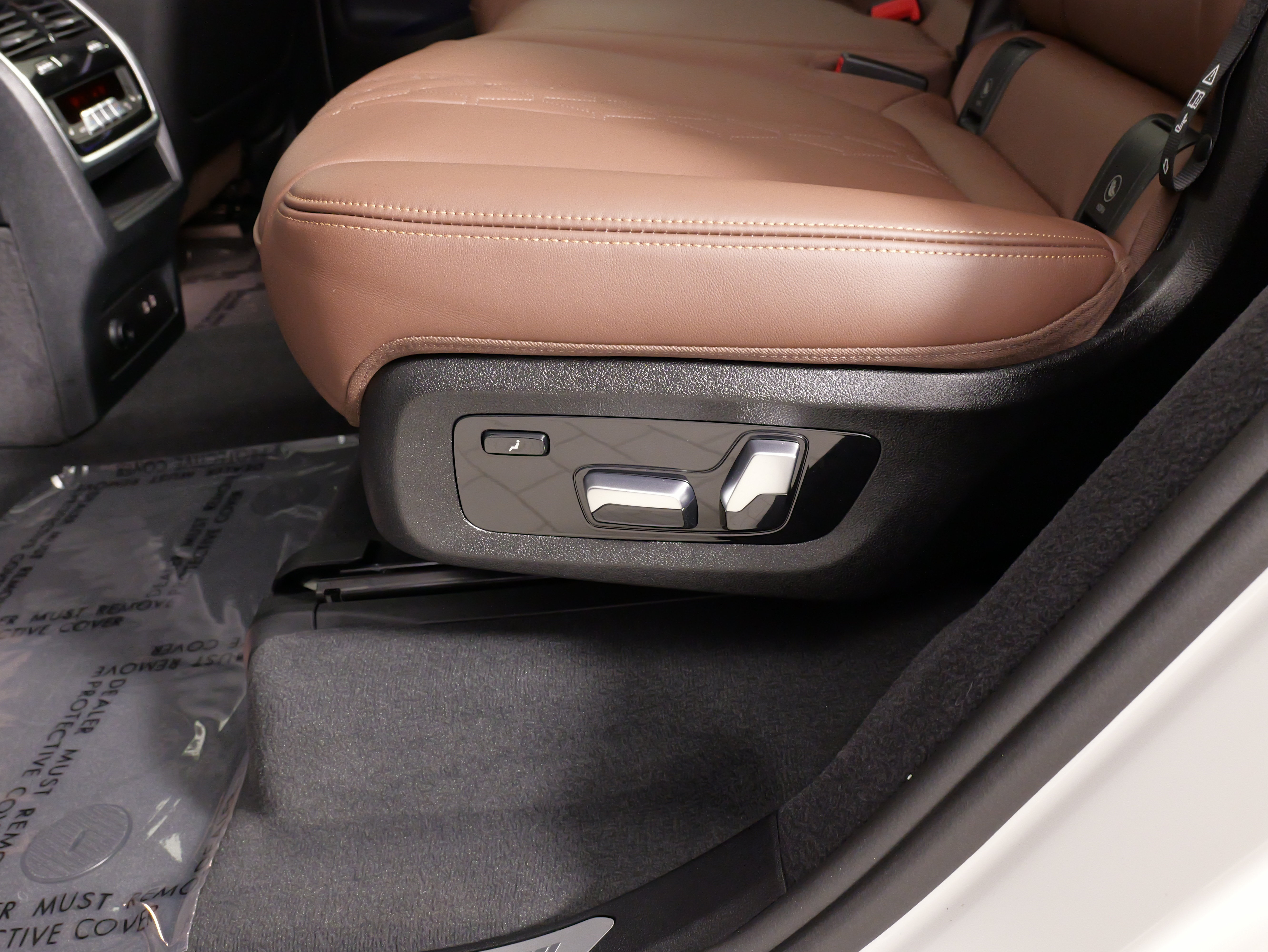 Used 2026 BMW X7 M60i AWD/4WD image 39