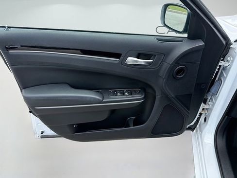Used 2023 Chrysler 300 Touring w/ Sport Appearance Package RWD image 21