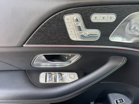 Certified 2026 Mercedes-Benz GLS 450 4MATIC image 10