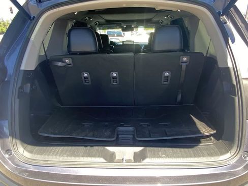 Used 2025 Honda Pilot Touring image 25