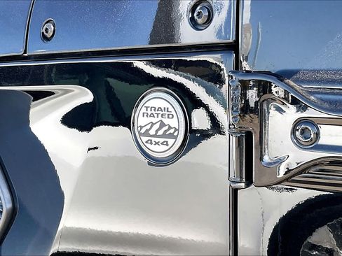 Used 2018 Jeep Wrangler Unlimited Sport S AWD/4WD image 26