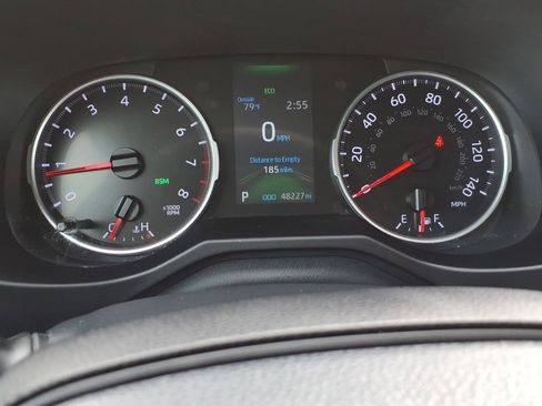 Used 2022 Toyota RAV4 XLE w/ Convenience Package FWD image 23