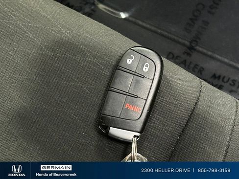 Used 2020 Dodge Durango SXT w/ 3rd Row Seating Group AWD/4WD image 32