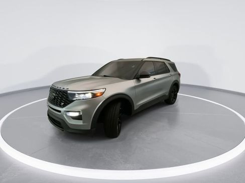 Used 2022 Ford Explorer ST w/ Equipment Group 401A AWD/4WD image 2