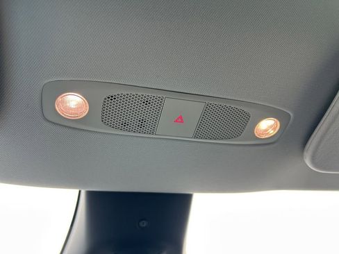 Used 2025 Tesla Model Y Long Range RWD image 32