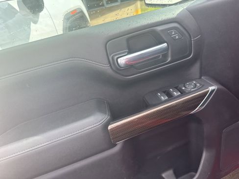 Used 2020 Chevrolet Silverado 1500 LT RWD image 12