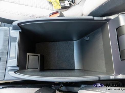 Used 2022 Ford Escape SE w/ Cold Weather Package AWD/4WD image 29