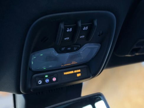 Used 2023 GMC Canyon Denali w/ Denali Black Edition image 41