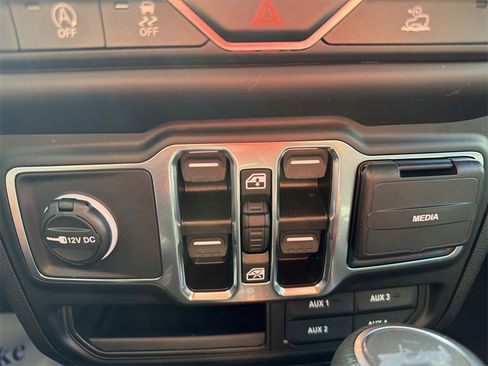 Used 2023 Jeep Wrangler Sport S image 23