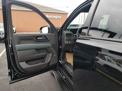 New 2026 GMC Yukon XL AT4 w/ AT4 Premium Plus Package AWD/4WD image 6