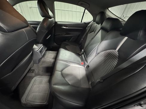 Used 2022 Toyota Camry SE image 18