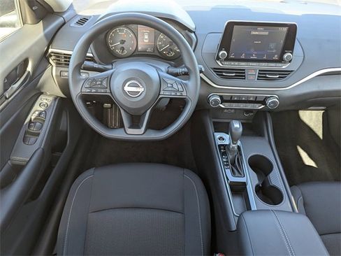 Certified 2025 Nissan Altima 2.5 S image 18