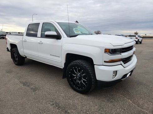 Used 2018 Chevrolet Silverado 1500 LT w/ All Star Edition image 7
