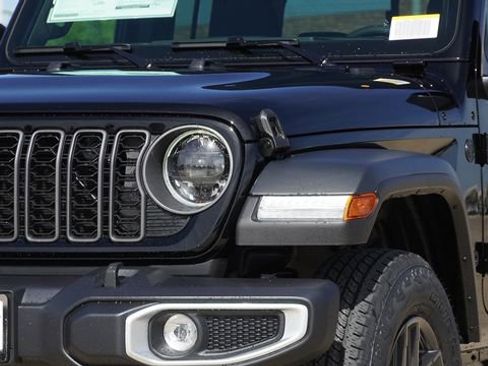 New 2026 Jeep Gladiator Sport AWD/4WD image 4