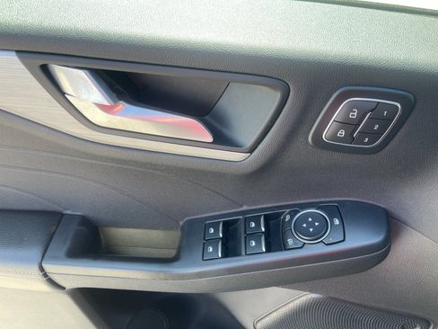 Used 2024 Ford Escape Platinum AWD/4WD image 13