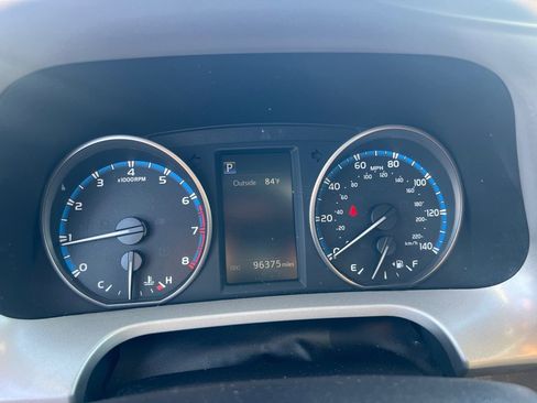 Used 2018 Toyota RAV4 Adventure image 28