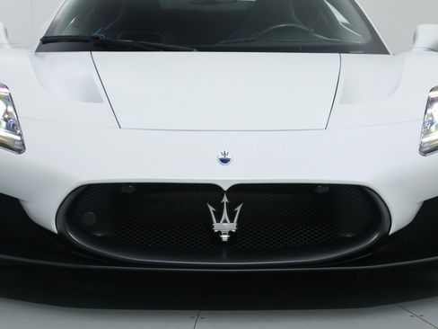 Certified 2022 Maserati MC20 Coupe image 12