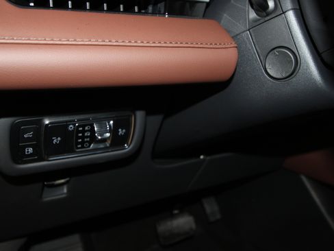 New 2026 Lincoln Nautilus Reserve image 9