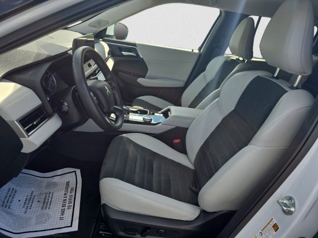 Used 2025 Mitsubishi Outlander SE AWD/4WD image 9