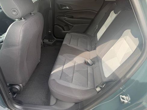 Used 2025 Chevrolet Trax LS w/ LS Convenience Package FWD image 9