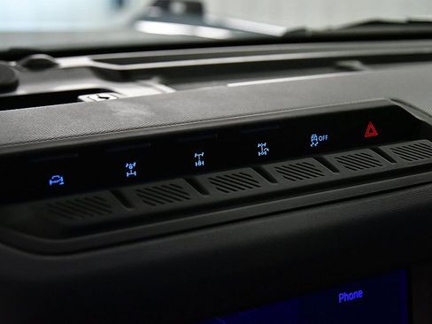 Used 2025 Ford Bronco Badlands image 26