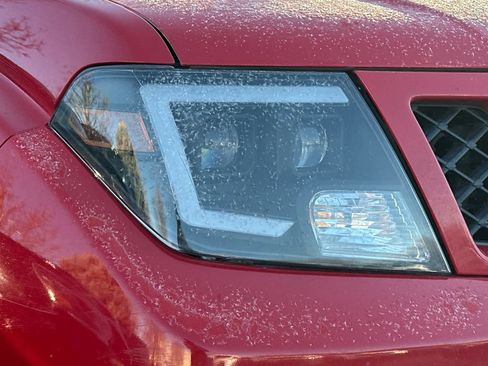 Used 2011 Nissan Frontier PRO-4X w/ Pro-4x Luxury Pkg image 11