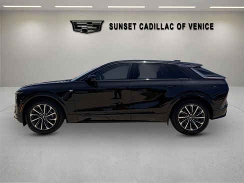 Certified 2024 Cadillac Lyriq Sport AWD/4WD image 7
