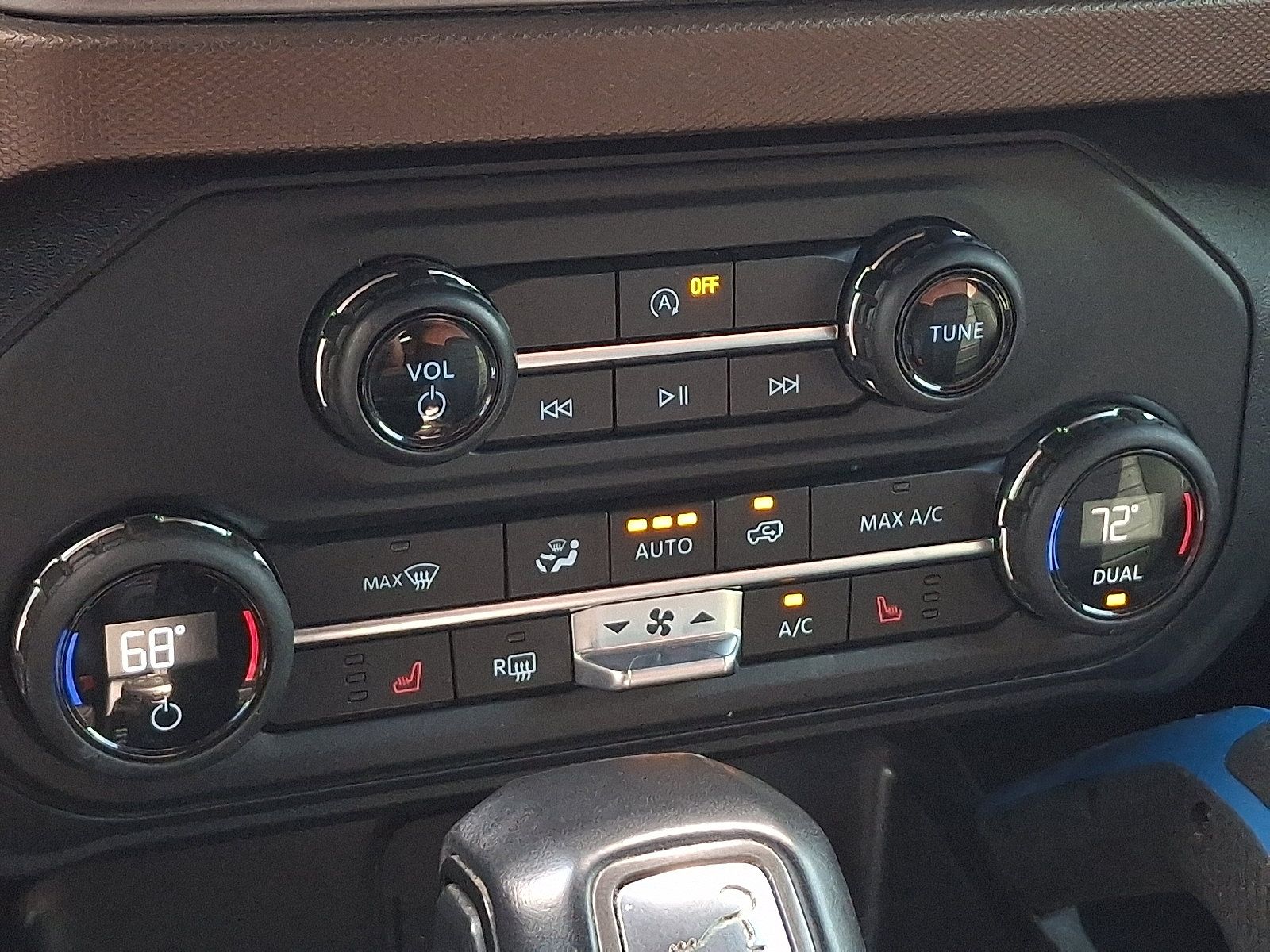 Used 2023 Ford Bronco Outer Banks AWD/4WD image 15