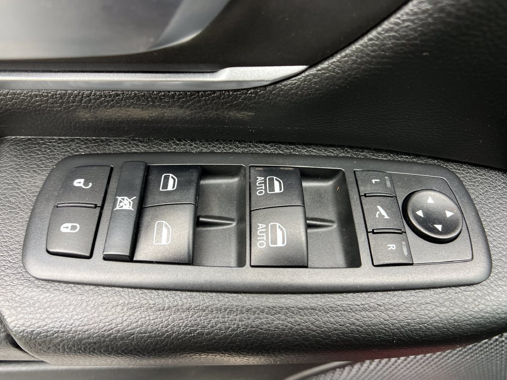 Used 2019 RAM 1500 Big Horn AWD/4WD image 12