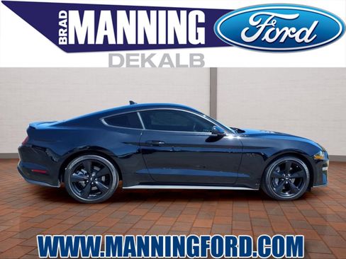 Used 2022 Ford Mustang GT Premium w/ Black Accent Package RWD image 1