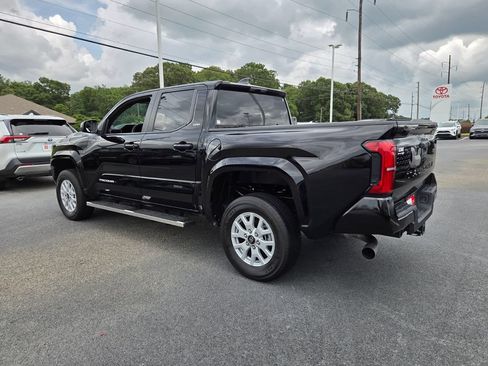 Used 2024 Toyota Tacoma SR5 RWD image 10