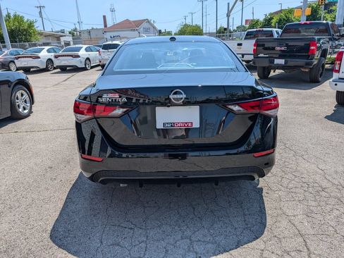 Used 2025 Nissan Sentra SV w/ Trunk Package FWD image 7