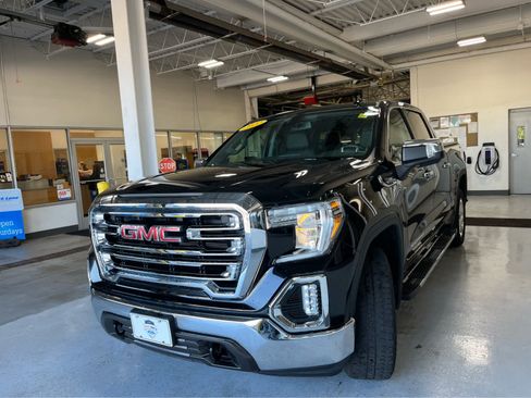 Used 2022 GMC Sierra 1500 SLT w/ SLT Premium Package AWD/4WD image 6