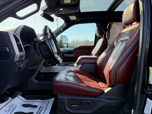 Used 2022 Ford F250 Platinum image 10