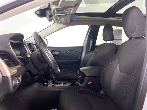 Used 2017 Jeep Cherokee 75th Anniversary AWD/4WD image 18