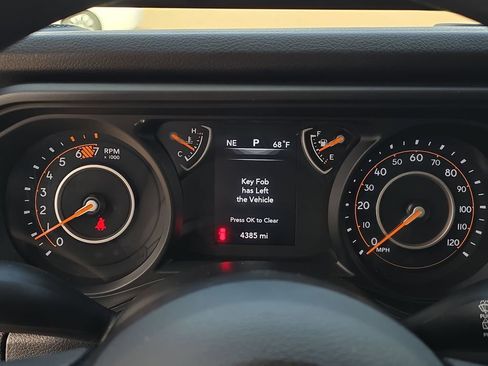 Used 2025 Jeep Wrangler Sport image 17