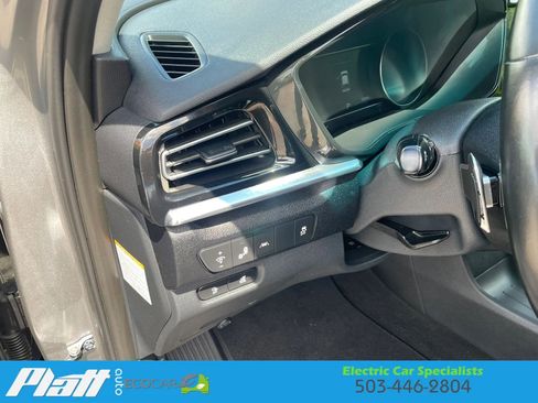 Used 2022 Kia Niro EX FWD image 23