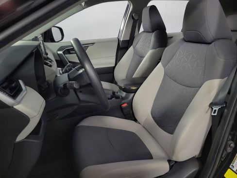 Used 2020 Toyota RAV4 XLE w/ Convenience Package image 14