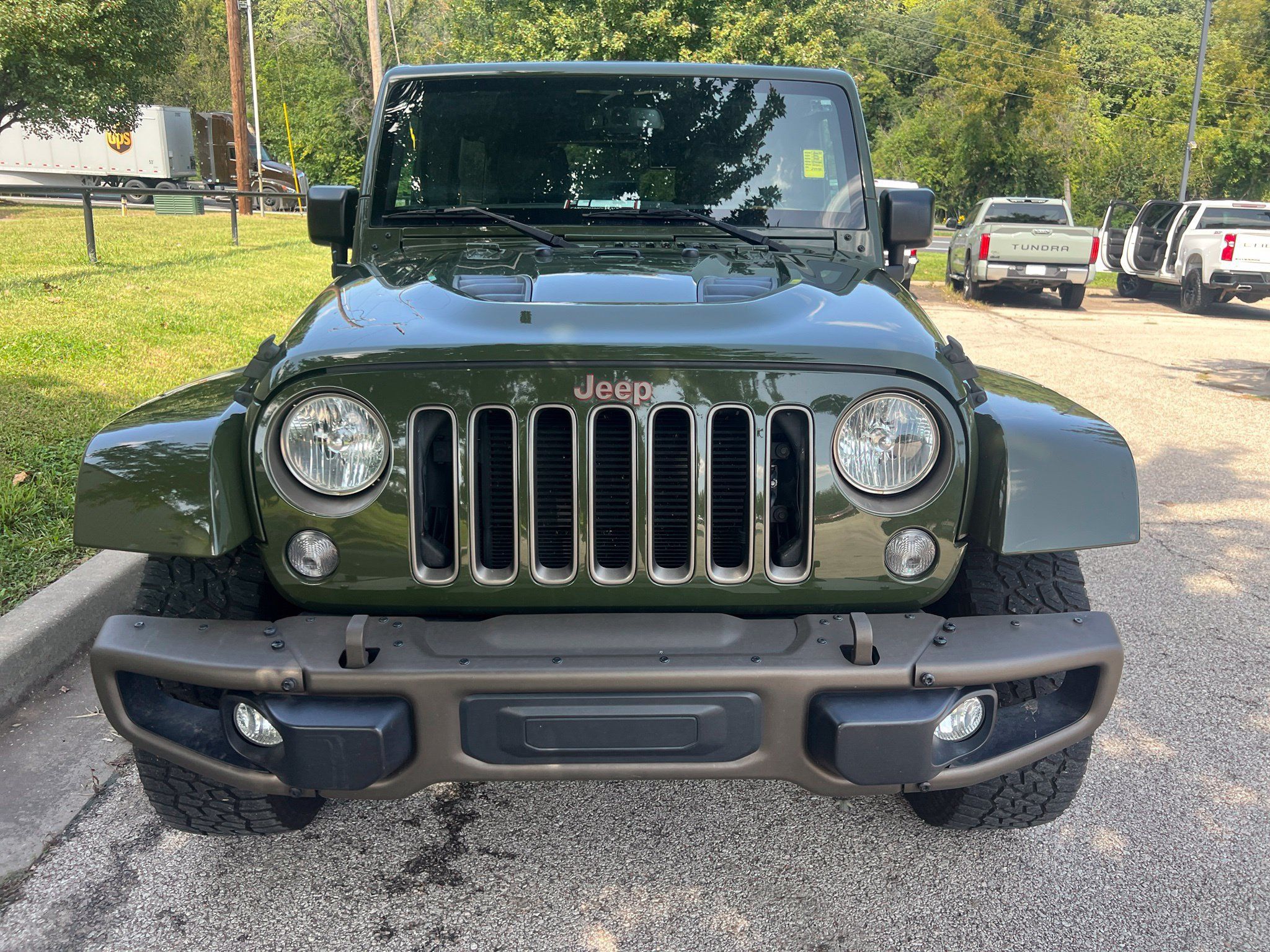 Used 2016 Jeep Wrangler Unlimited Sahara AWD/4WD image 2