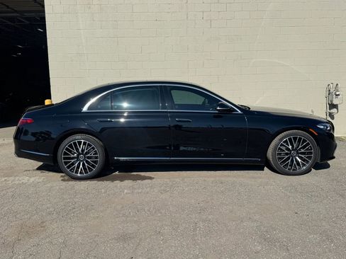 Used 2025 Mercedes-Benz S 580 4MATIC Sedan image 12